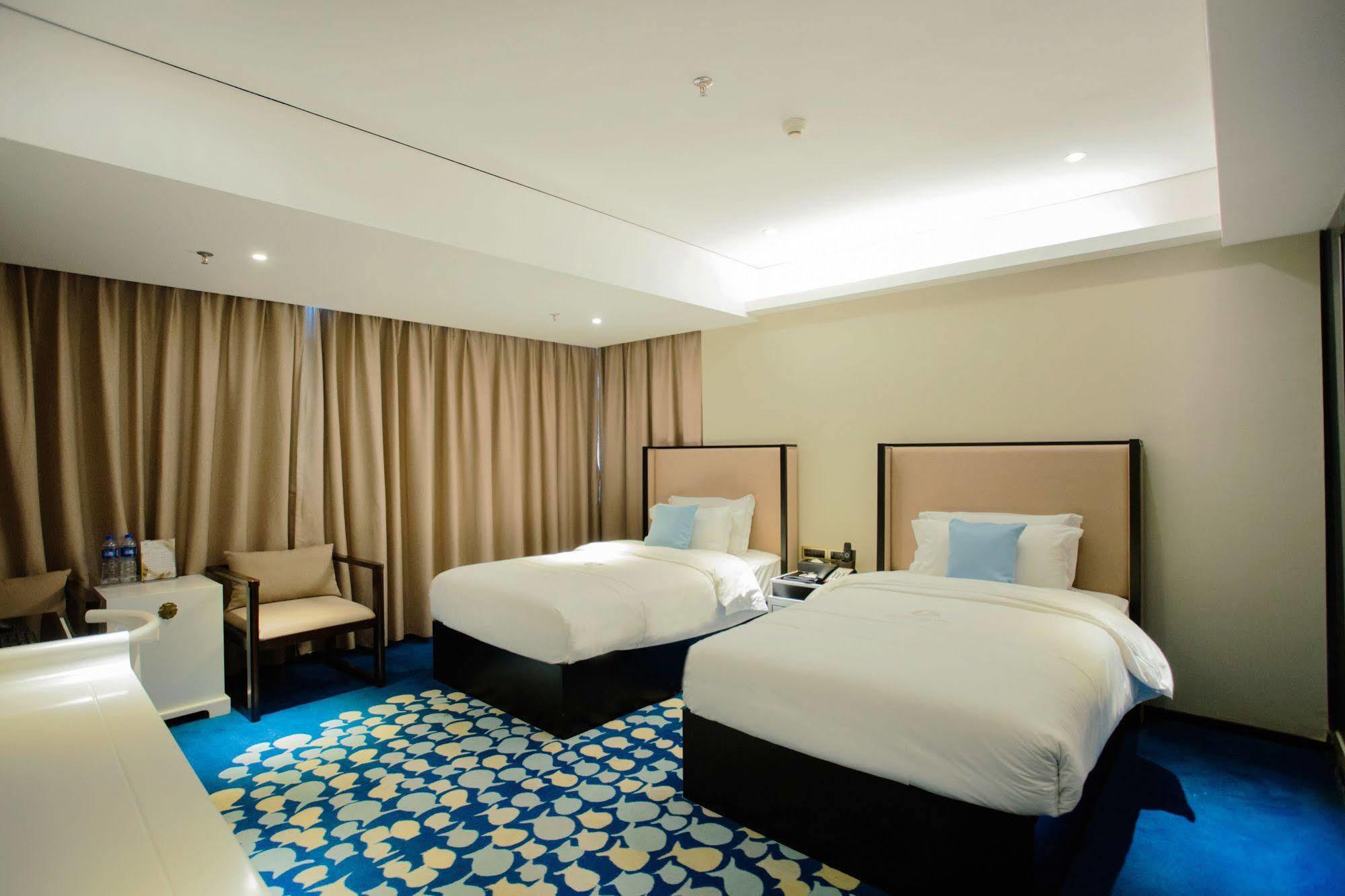 Insail Hotels Zhujiang New Town Jinan University Branch Kanton Exteriér fotografie