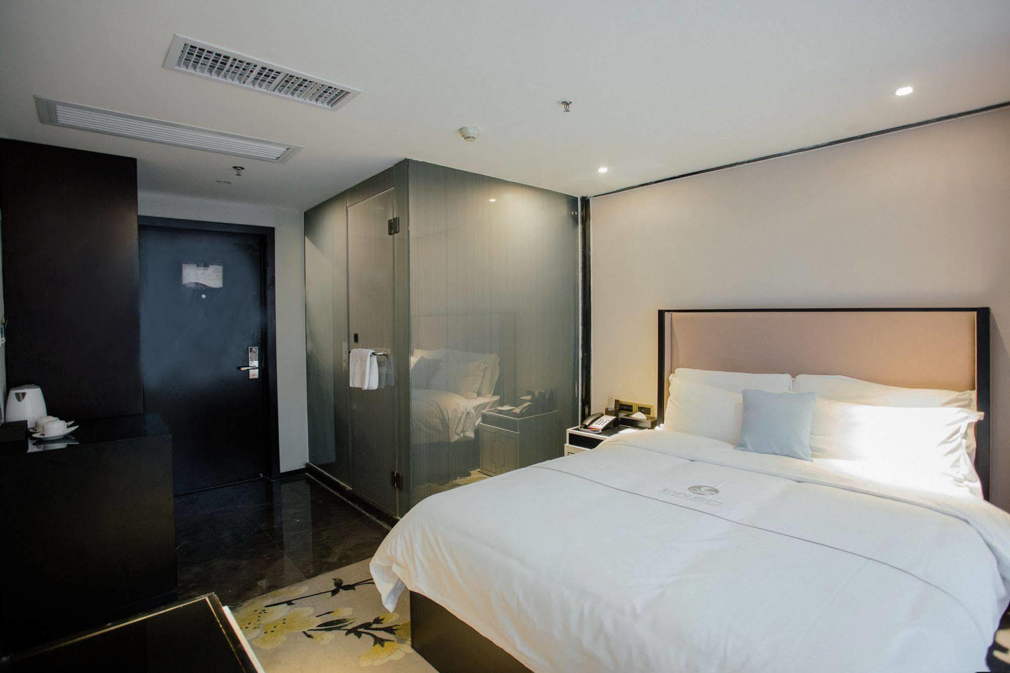 Insail Hotels Zhujiang New Town Jinan University Branch Kanton Exteriér fotografie