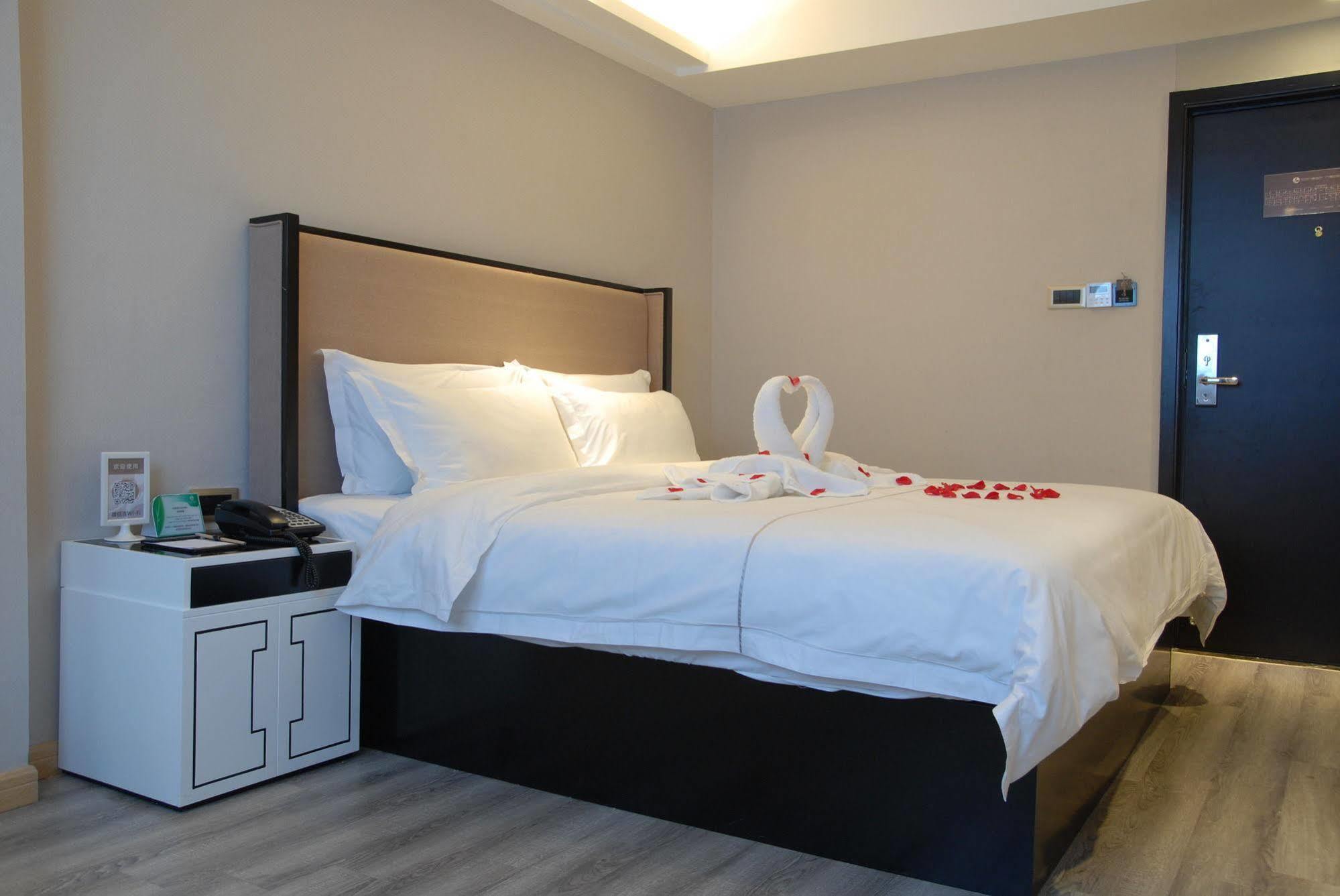 Insail Hotels Zhujiang New Town Jinan University Branch Kanton Exteriér fotografie
